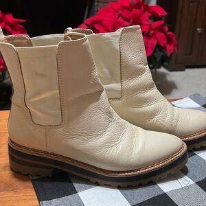 Kaanas ankle boots size M